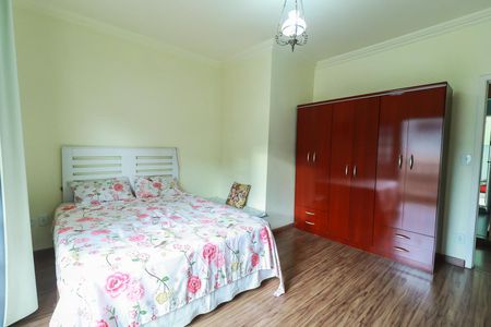 Casa de condomínio à venda com 252m², 3 quartos e 2 vagasQuarto 1