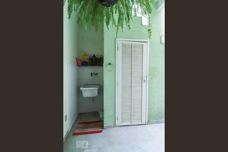 Casa de condomínio à venda com 252m², 3 quartos e 2 vagasÁrea de Serviço 1