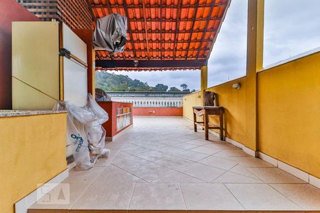 Casa de condomínio à venda com 252m², 3 quartos e 2 vagasTerraço