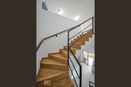 Apartamento à venda com 220m², 3 quartos e 3 vagasEscada