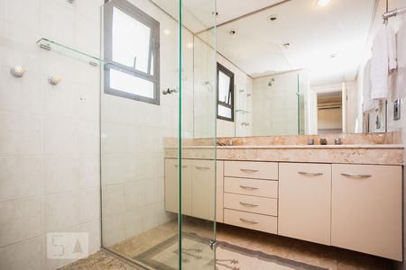 Apartamento para alugar com 122m², 2 quartos e 2 vagas Apartamento para alugar com 122m², 2 quartos e 2 vagasBanheiro Suíte Master