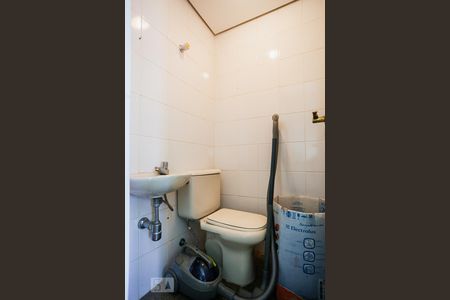 Apartamento para alugar com 122m², 2 quartos e 2 vagas Apartamento para alugar com 122m², 2 quartos e 2 vagasBanheiro da área de serviço