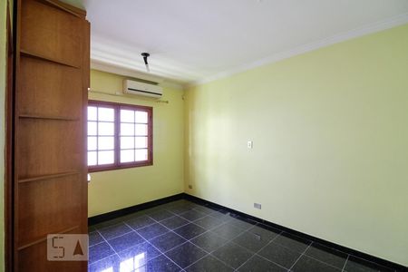 Casa de condomínio para alugar com 450m², 4 quartos e 5 vagasSuíte 4