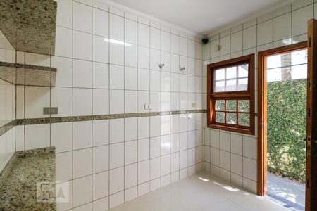 Casa de condomínio para alugar com 450m², 4 quartos e 5 vagasDespensa
