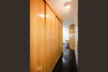 Casa de condomínio para alugar com 450m², 4 quartos e 5 vagasSuíte 2