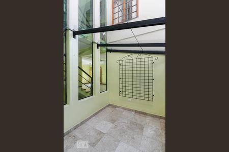 Casa de condomínio para alugar com 450m², 4 quartos e 5 vagasSala
