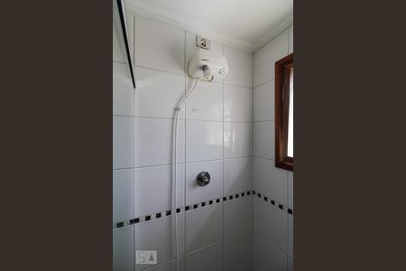 Casa de condomínio para alugar com 450m², 4 quartos e 5 vagasBanheiro Suíte 1