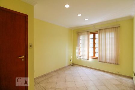 Casa de condomínio para alugar com 450m², 4 quartos e 5 vagasSala