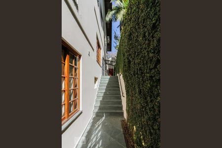 Casa de condomínio para alugar com 450m², 4 quartos e 5 vagasÁrea Externa