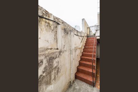 Casa para alugar com 50m², 1 quarto e sem vaga Casa para alugar com 50m², 1 quarto e sem vagaEscada entrada