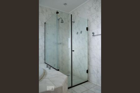 Apartamento à venda com 250m², 5 quartos e 4 vagasBANHEIRO QUARTO 5