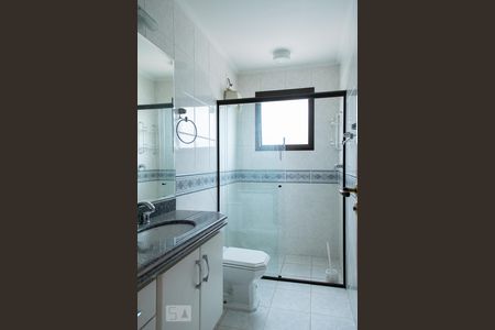 Apartamento à venda com 250m², 5 quartos e 4 vagasBANHEIRO QUARTO 3