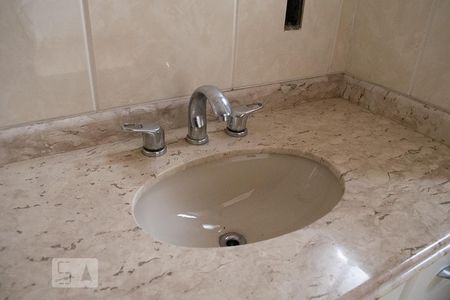 Apartamento à venda com 250m², 5 quartos e 4 vagasPIA BANHEIRO QUARTO 2