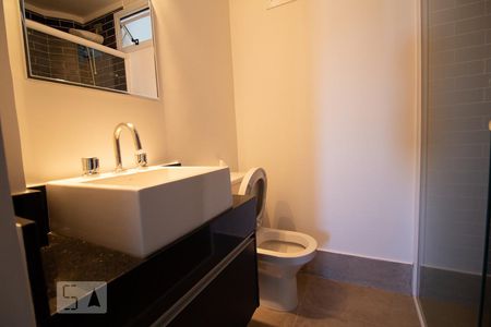 Banheiro de apartamento para alugar com 2 quartos, 69m² em Mirandópolis, São Paulo
