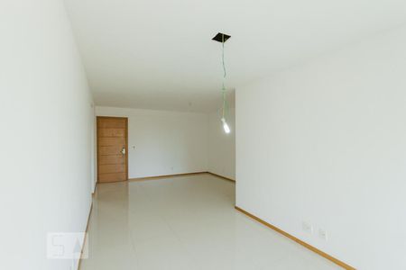 Sala de apartamento para alugar com 2 quartos, 90m² em Freguesia (jacarepaguá), Rio de Janeiro