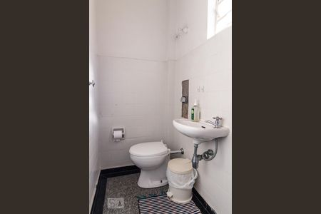 Casa para alugar com 120m², 3 quartos e 2 vagasBanheiro de Serviço