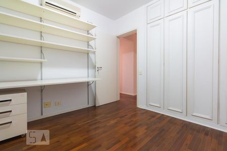 Apartamento à venda com 240m², 3 quartos e 3 vagas Apartamento à venda com 240m², 3 quartos e 3 vagasQuarto 1