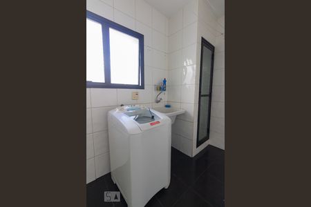 Apartamento à venda com 240m², 3 quartos e 3 vagas Apartamento à venda com 240m², 3 quartos e 3 vagasÁrea de Serviço