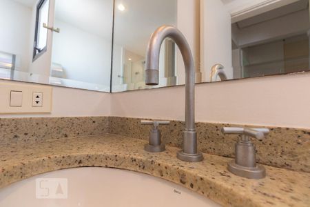 Apartamento à venda com 240m², 3 quartos e 3 vagas Apartamento à venda com 240m², 3 quartos e 3 vagasBanheiro