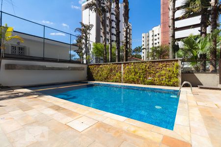Apartamento à venda com 240m², 3 quartos e 3 vagas Apartamento à venda com 240m², 3 quartos e 3 vagasPiscina - Condomínio