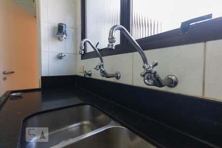 Apartamento à venda com 240m², 3 quartos e 3 vagas Apartamento à venda com 240m², 3 quartos e 3 vagasCozinha