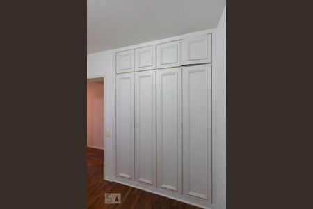 Apartamento à venda com 240m², 3 quartos e 3 vagas Apartamento à venda com 240m², 3 quartos e 3 vagasQuarto 1