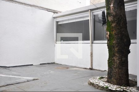 Casa à venda com 171m², 2 quartos e 2 vagasGaragem - Quintal