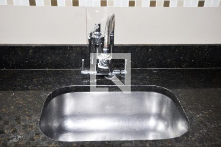 Casa à venda com 171m², 2 quartos e 2 vagasCozinha - Pia