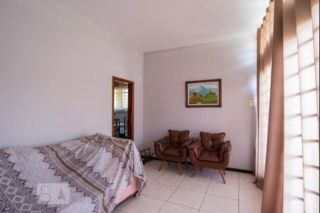 Sala de casa à venda com 3 quartos, 360m² em Nova Cachoeirinha, Belo Horizonte