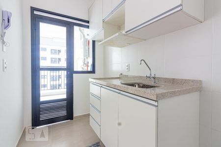 Cozinha de apartamento para alugar com 1 quarto, 50m² em Continental, Osasco