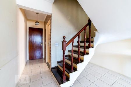 Entrada e Escada para Quartos de apartamento para alugar com 3 quartos, 149m² em Vila Santa Terezinha (zona Norte), São Paulo