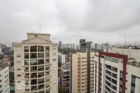 Sala varanda vista de apartamento para alugar com 3 quartos, 70m² em Vila Madalena, São Paulo