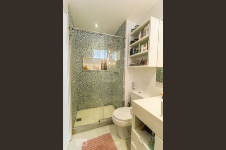 Apartamento à venda com 168m², 3 quartos e 2 vagas Apartamento à venda com 168m², 3 quartos e 2 vagasBanheiro Quarto 3 - Suíte