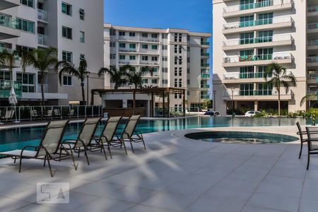 Apartamento à venda com 168m², 3 quartos e 2 vagas Apartamento à venda com 168m², 3 quartos e 2 vagasPiscina