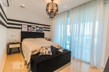 Apartamento à venda com 168m², 3 quartos e 2 vagas Apartamento à venda com 168m², 3 quartos e 2 vagasQuarto 2 - Suíte