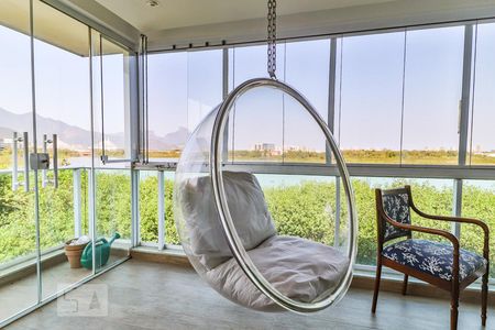 Apartamento à venda com 168m², 3 quartos e 2 vagas Apartamento à venda com 168m², 3 quartos e 2 vagasAcesso Varanda Quarto 2 - Suíte