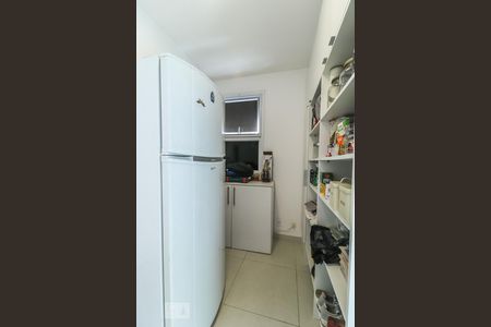 Apartamento à venda com 168m², 3 quartos e 2 vagas Apartamento à venda com 168m², 3 quartos e 2 vagasÁrea de Serviço