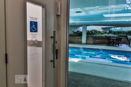 Apartamento à venda com 168m², 3 quartos e 2 vagas Apartamento à venda com 168m², 3 quartos e 2 vagasPiscina Aquecida - Acessibilidade