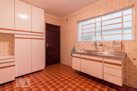 Casa à venda com 180m², 3 quartos e 2 vagasCozinha 
