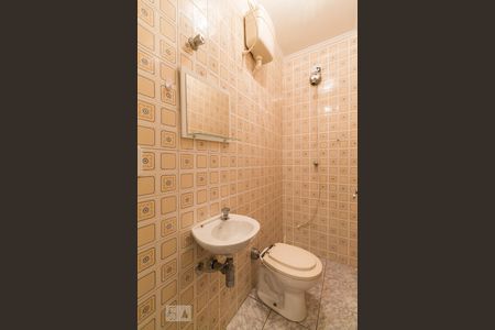 Casa à venda com 180m², 3 quartos e 2 vagasBanheiro de serviçço