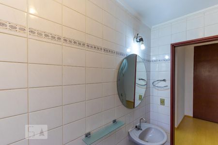 Banheiro de apartamento para alugar com 1 quarto, 42m² em Botafogo, Campinas