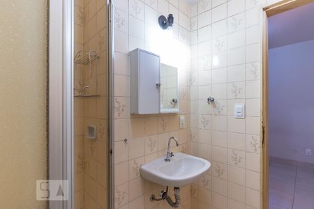 Banheiro de apartamento à venda com 1 quarto, 39m² em Centro, Campinas