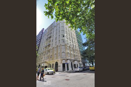 Apartamento para alugar com 40m², 1 quarto e sem vagaFachada do Prédio.