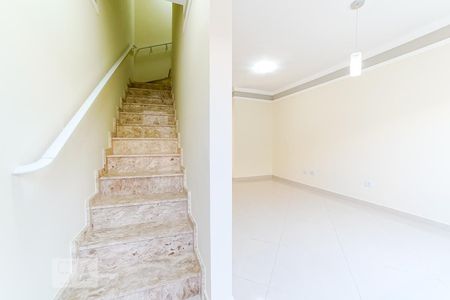 Escada aos Quartos de casa de condomínio para alugar com 2 quartos, 60m² em Tucuruvi, São Paulo