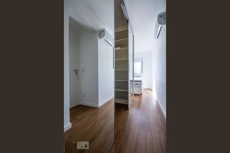 Apartamento para alugar com 68m², 2 quartos e 2 vagas Apartamento para alugar com 68m², 2 quartos e 2 vagasQuarto suíte closet