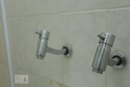 Banheiro - Torneira de kitnet/studio para alugar com 1 quarto, 37m² em Copacabana, Rio de Janeiro