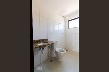 Banheiro de apartamento para alugar com 1 quarto, 43m² em Samambaia Norte (samambaia), Brasília