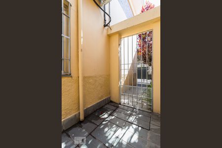 Casa à venda com 80m², 3 quartos e 2 vagasQuintal lateral