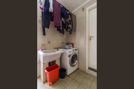 Casa à venda com 80m², 3 quartos e 2 vagasÁrea de serviço