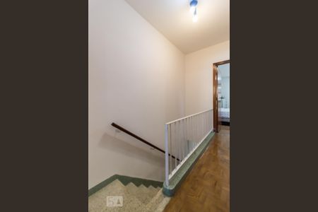 Casa à venda com 80m², 3 quartos e 2 vagasCorredor